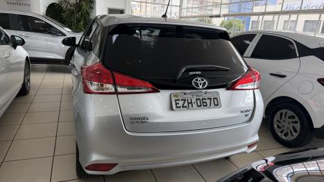 TOYOTA Yaris Hatch 1.3 16V 4P FLEX XL PLUS TECH MULTIDRIVE AUTOM�TICO CVT, Foto 4