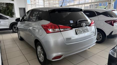 TOYOTA Yaris Hatch 1.3 16V 4P FLEX XL PLUS TECH MULTIDRIVE AUTOM�TICO CVT, Foto 5