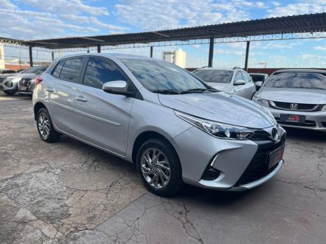 TOYOTA Yaris Hatch 1.5 16V 4P FLEX XS MULTIDRIVE AUTOM�TICO CVT, Foto 3