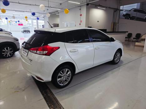 TOYOTA Yaris Hatch 1.5 16V 4P FLEX XL PLUS CONNECT MULTIDRIVE AUTOM�TICO CVT, Foto 9