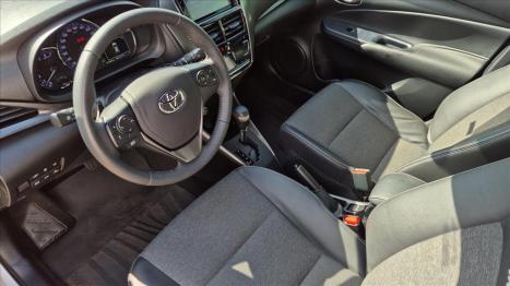 TOYOTA Yaris Hatch 1.5 16V 4P FLEX XS CONNECT MULTIDRIVE AUTOMÁTICO CVT, Foto 8