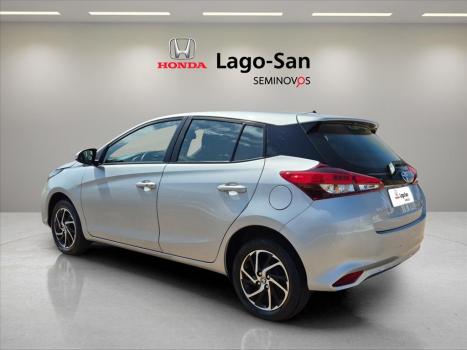 TOYOTA Yaris Hatch 1.5 16V 4P FLEX XLS MULTIDRIVE AUTOMÁTICO CVT, Foto 2