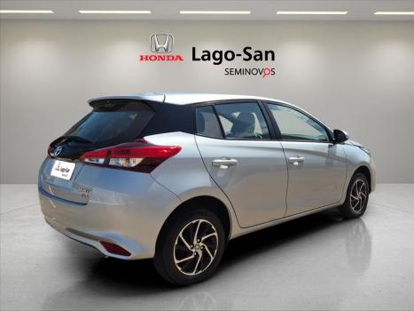 TOYOTA Yaris Hatch 1.5 16V 4P FLEX XLS MULTIDRIVE AUTOMÁTICO CVT, Foto 3