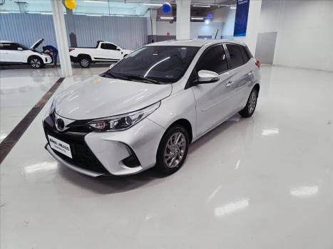 TOYOTA Yaris Hatch 1.5 16V 4P FLEX XS MULTIDRIVE AUTOMÁTICO CVT, Foto 3