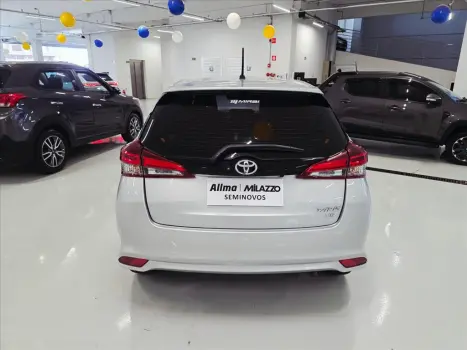 TOYOTA Yaris Hatch 1.5 16V 4P FLEX XS MULTIDRIVE AUTOMÁTICO CVT, Foto 10