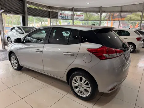 TOYOTA Yaris Hatch 1.3 16V 4P FLEX XL MULTIDRIVE AUTOMÁTICO CVT, Foto 6