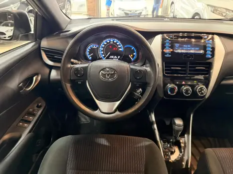TOYOTA Yaris Hatch 1.3 16V 4P FLEX XL MULTIDRIVE AUTOMÁTICO CVT, Foto 8