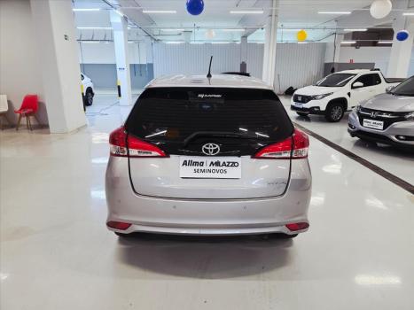 TOYOTA Yaris Hatch 1.5 16V 4P FLEX XS CONNECT MULTIDRIVE AUTOMÁTICO CVT, Foto 10