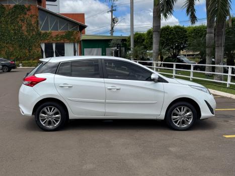 TOYOTA Yaris Hatch 1.5 16V 4P FLEX XL PLUS CONNECT MULTIDRIVE AUTOMÁTICO CVT, Foto 4