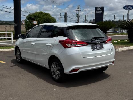 TOYOTA Yaris Hatch 1.5 16V 4P FLEX XL PLUS CONNECT MULTIDRIVE AUTOMÁTICO CVT, Foto 7