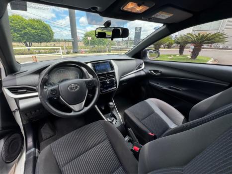 TOYOTA Yaris Hatch 1.5 16V 4P FLEX XL PLUS CONNECT MULTIDRIVE AUTOMÁTICO CVT, Foto 10