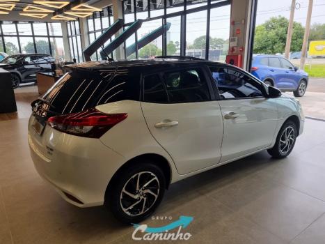 TOYOTA Yaris Sedan 1.5 16V 4P FLEX XLS CONNECT MULTIDRIVE AUTOM�TICO CVT, Foto 5