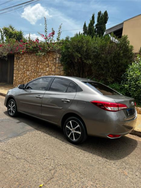 TOYOTA Yaris Sedan 1.5 16V 4P FLEX XLS CONNECT MULTIDRIVE AUTOM�TICO CVT, Foto 3