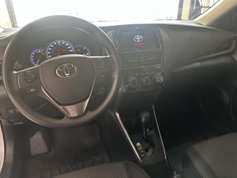 TOYOTA Yaris Sedan 1.5 16V 4P FLEX XL MULTIDRIVE AUTOM�TICO CVT, Foto 4