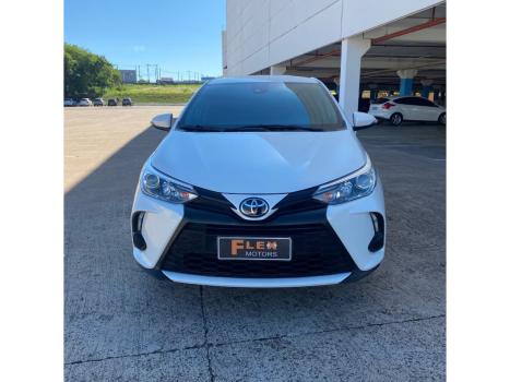 TOYOTA Yaris Sedan 1.5 16V 4P FLEX XS CONNECT MULTIDRIVE AUTOM�TICO CVT, Foto 2