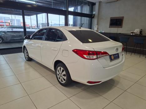 TOYOTA Yaris Sedan 1.5 16V 4P FLEX XL MULTIDRIVE AUTOM�TICO CVT, Foto 4