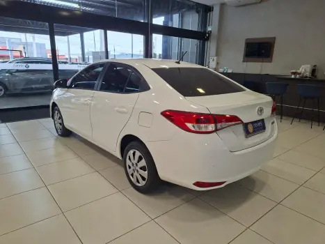 TOYOTA Yaris Sedan 1.5 16V 4P FLEX XL MULTIDRIVE AUTOMÁTICO CVT, Foto 4
