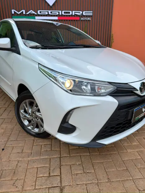 TOYOTA Yaris Sedan 1.5 16V 4P FLEX XS MULTIDRIVE AUTOM�TICO CVT, Foto 2