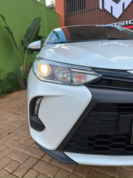 TOYOTA Yaris Sedan 1.5 16V 4P FLEX XS MULTIDRIVE AUTOM�TICO CVT, Foto 3