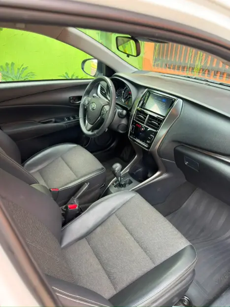 TOYOTA Yaris Sedan 1.5 16V 4P FLEX XS MULTIDRIVE AUTOM�TICO CVT, Foto 17