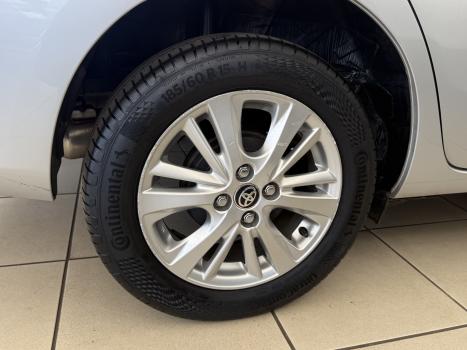 TOYOTA Yaris Sedan 1.5 16V 4P FLEX XL MULTIDRIVE AUTOM�TICO CVT, Foto 3