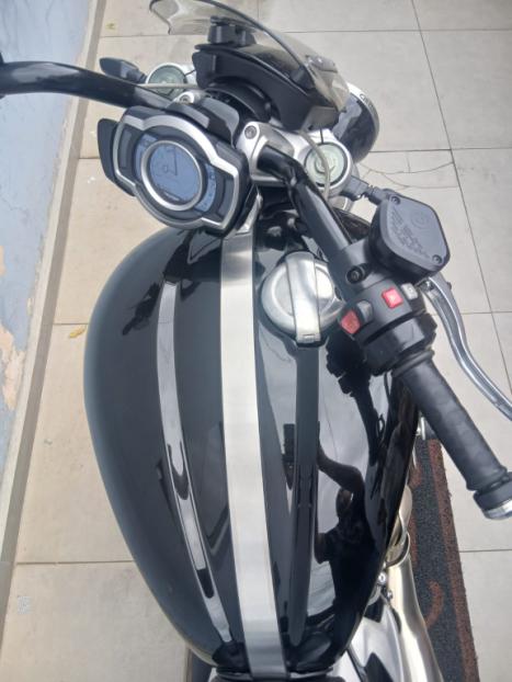 TRIUMPH Rocket III 2500 R, Foto 3