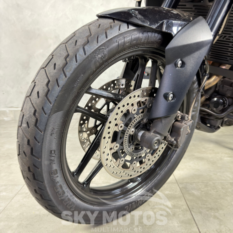 TRIUMPH Tiger 800 XR, Foto 16