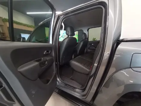 VOLKSWAGEN Amarok 3.0 V6 CABINE DUPLA HIGHLINE 4X4 TURBO INTERCOOLER AUTOMTICO, Foto 9