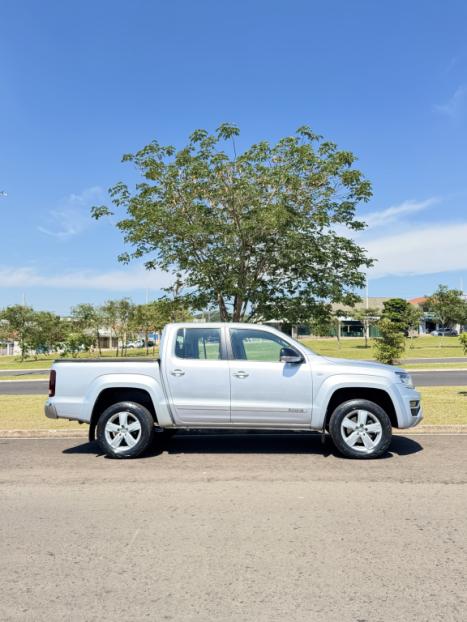 VOLKSWAGEN Amarok 3.0 V6 CABINE DUPLA HIGHLINE 4X4 TURBO INTERCOOLER AUTOMTICO, Foto 5