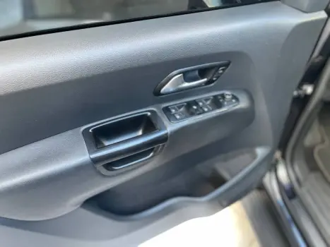 VOLKSWAGEN Amarok 3.0 V6 CABINE DUPLA HIGHLINE 4X4 TURBO INTERCOOLER AUTOM�TICO, Foto 15