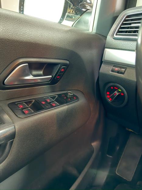 VOLKSWAGEN Amarok 3.0 V6 CABINE DUPLA HIGHLINE 4X4 TURBO INTERCOOLER AUTOM�TICO, Foto 17