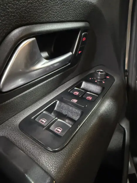 VOLKSWAGEN Amarok 3.0 V6 CABINE DUPLA HIGHLINE 4X4 TURBO INTERCOOLER AUTOM�TICO, Foto 17