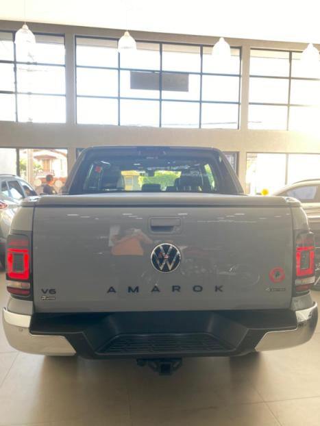 VOLKSWAGEN Amarok 3.0 V6 CABINE DUPLA HIGHLINE EXTREME 4X4 TURBO INTERCOOLER AUTOM�TICO, Foto 4