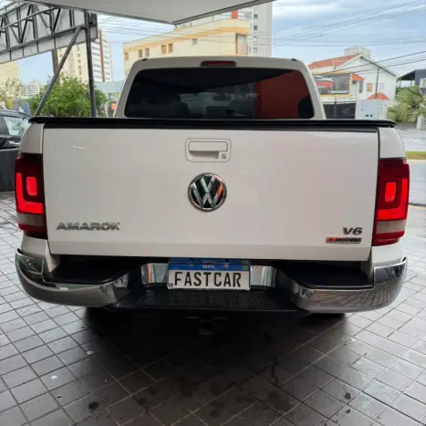 VOLKSWAGEN Amarok 3.0 V6 CABINE DUPLA HIGHLINE 4X4 TURBO INTERCOOLER AUTOMÁTICO, Foto 8