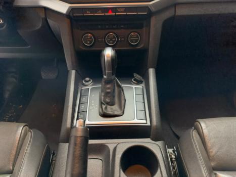 VOLKSWAGEN Amarok 3.0 V6 CABINE DUPLA HIGHLINE 4X4 TURBO INTERCOOLER AUTOMÁTICO, Foto 12