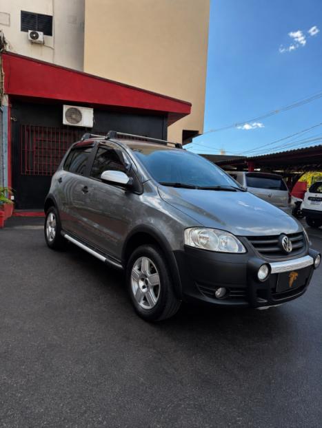 VOLKSWAGEN Crossfox 1.0 12V 4P FLEX, Foto 4