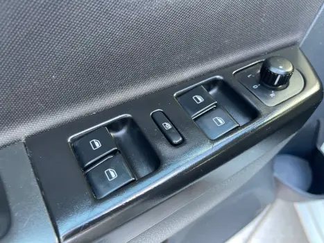 VOLKSWAGEN Fox 1.0 4P COMFORTLINE FLEX, Foto 11