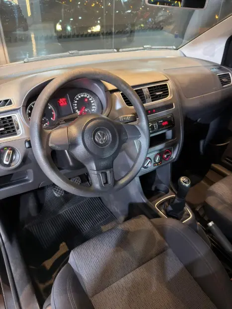 VOLKSWAGEN Fox 1.6 4P, Foto 9