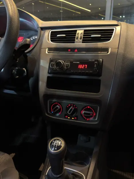 VOLKSWAGEN Fox 1.6 4P, Foto 15