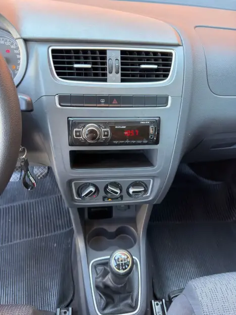 VOLKSWAGEN Fox 1.6 4P, Foto 16