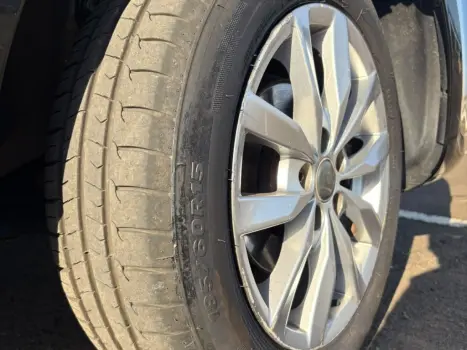 VOLKSWAGEN Fox 1.6 4P FLEX, Foto 17
