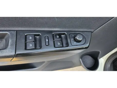 VOLKSWAGEN Fox 1.6 4P, Foto 12