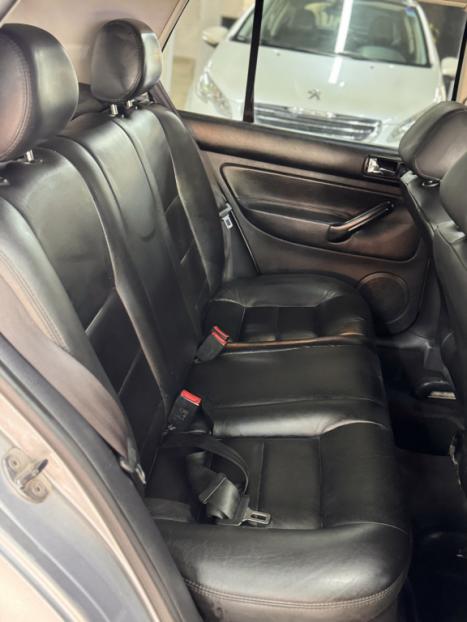VOLKSWAGEN Golf 2.0 4P FLEX SPORTLINE AUTOM�TICO, Foto 5