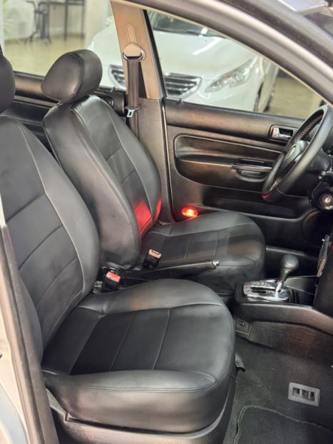 VOLKSWAGEN Golf 2.0 4P FLEX SPORTLINE AUTOM�TICO, Foto 6