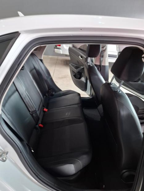 VOLKSWAGEN Jetta 1.4 4P 250 TSI TURBO COMFORTLINE AUTOMTICO, Foto 4