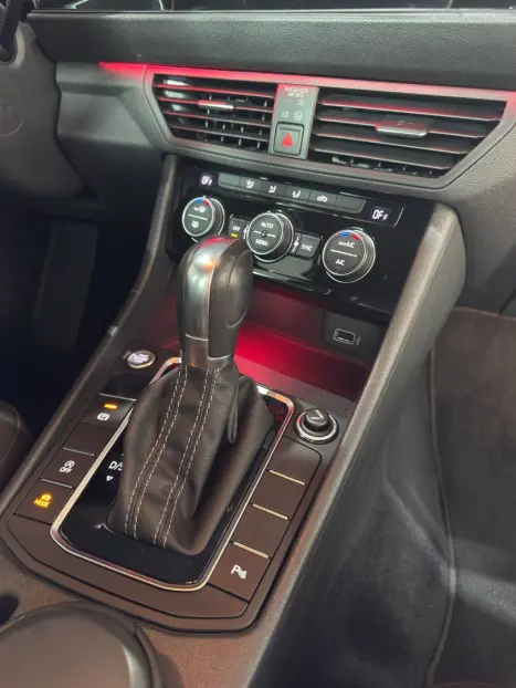 VOLKSWAGEN Jetta 1.4 4P 250 TSI R-LINE AUTOMTICO, Foto 16