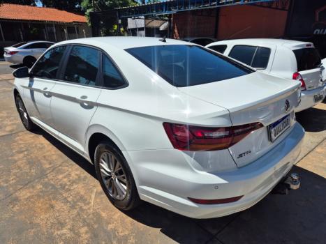 VOLKSWAGEN Jetta 1.4 4P 250 TSI TURBO COMFORTLINE AUTOM�TICO, Foto 4