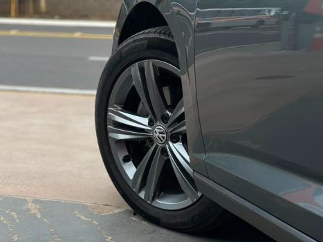VOLKSWAGEN Jetta 1.4 4P 250 TSI R-LINE AUTOM�TICO, Foto 6