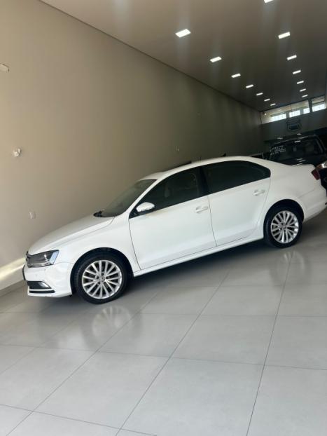 VOLKSWAGEN Jetta 1.4 4P 250 TSI TURBO COMFORTLINE AUTOMÁTICO, Foto 3