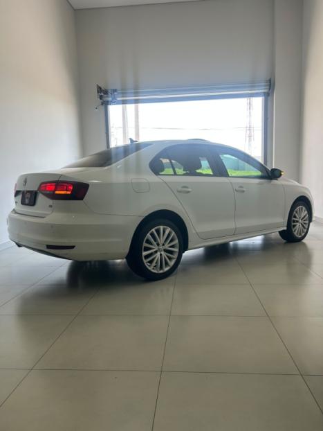 VOLKSWAGEN Jetta 1.4 4P 250 TSI TURBO COMFORTLINE AUTOMÁTICO, Foto 4